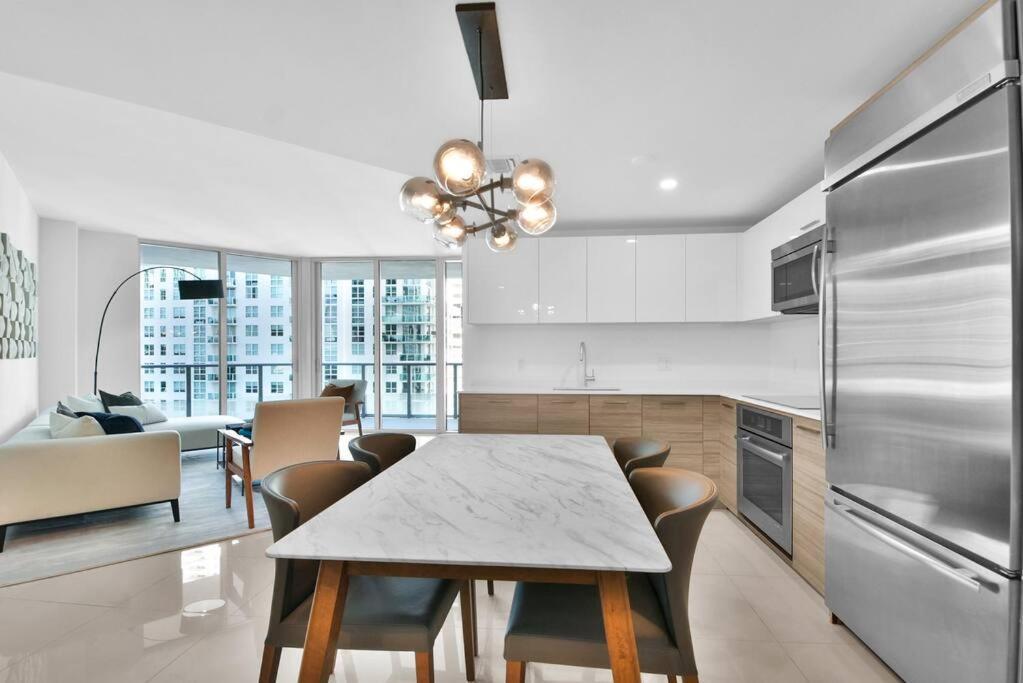 Lovely Upscale Condo Gorgeous View 2Bd 2Bath In Brickell Miami Eksteriør bilde